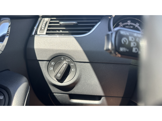 Skoda Octavia 1.5 TSI Automatic от България с ДДС - автомобили, коли, обяви за нови и употребявани 18