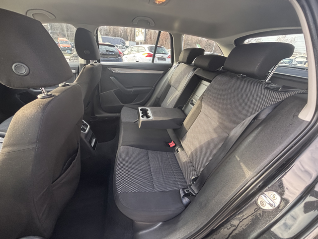 Skoda Octavia 1.6TDI - автомобили, коли, обяви за нови и употребявани 9