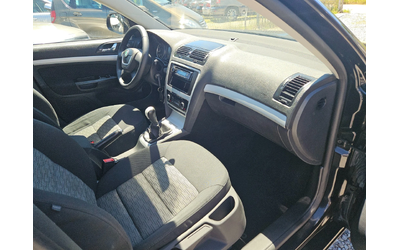 Skoda Octavia 1.8 - 160 к.с. - автомобили, коли, обяви за нови и употребявани 11