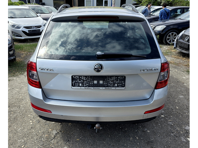 Skoda Octavia 1.8 TSI (180 кс) - автомобили, коли, обяви за нови и употребявани 4