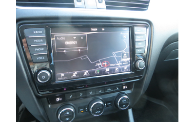 Skoda Octavia SCOUT 4x4 - автомобили, коли, обяви за нови и употребявани 10