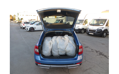 Skoda Octavia SCOUT 4x4 - автомобили, коли, обяви за нови и употребявани 15