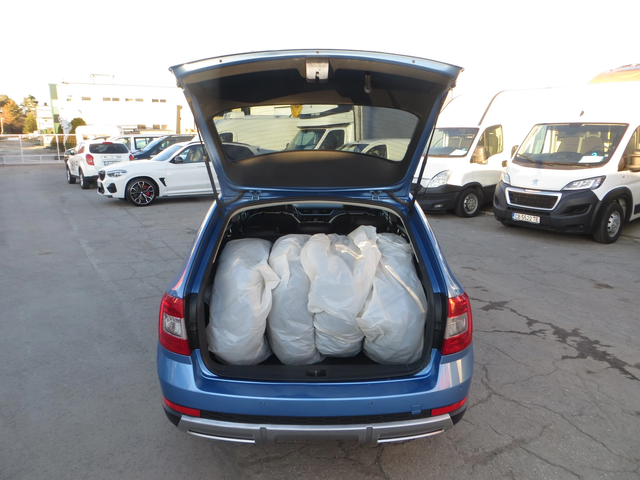 Skoda Octavia SCOUT 4x4 - автомобили, коли, обяви за нови и употребявани 15