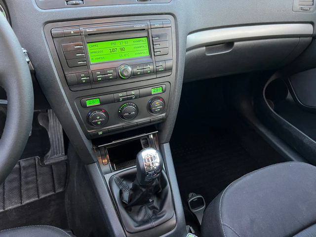 Skoda Octavia 1.9TDI- 105к.с. Парктроник/ Климатроник - автомобили, коли, обяви за нови и употребявани 13