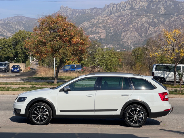 Skoda Octavia Scout 2.0TDI DSG 184кс* 4х4 * ПЕРФЕКТЕН* - автомобили, коли, обяви за нови и употребявани 1