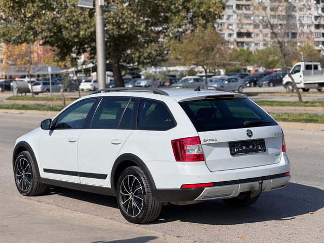 Skoda Octavia Scout 2.0TDI DSG 184кс* 4х4 * ПЕРФЕКТЕН* - автомобили, коли, обяви за нови и употребявани 2