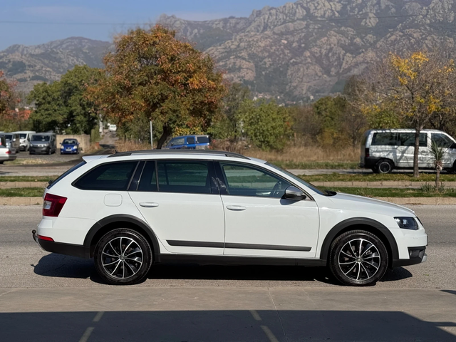 Skoda Octavia Scout 2.0TDI DSG 184кс* 4х4 * ПЕРФЕКТЕН* - автомобили, коли, обяви за нови и употребявани 5