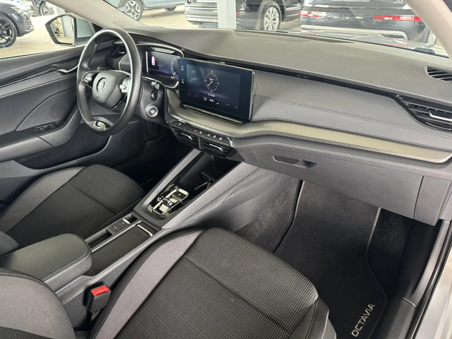 Skoda Octavia 2.0TDI - автомобили, коли, обяви за нови и употребявани 9