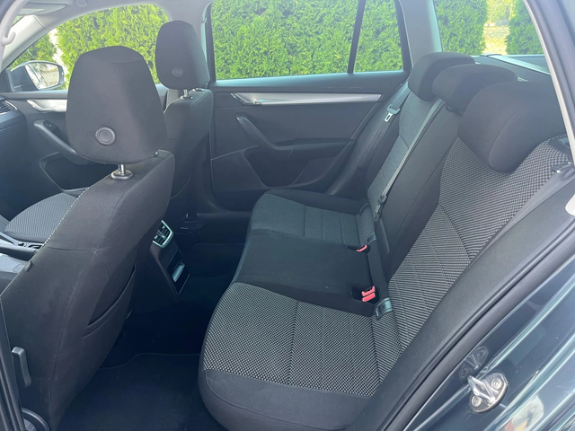 Skoda Octavia 2.0 TDI AVTO NAVI - автомобили, коли, обяви за нови и употребявани 8