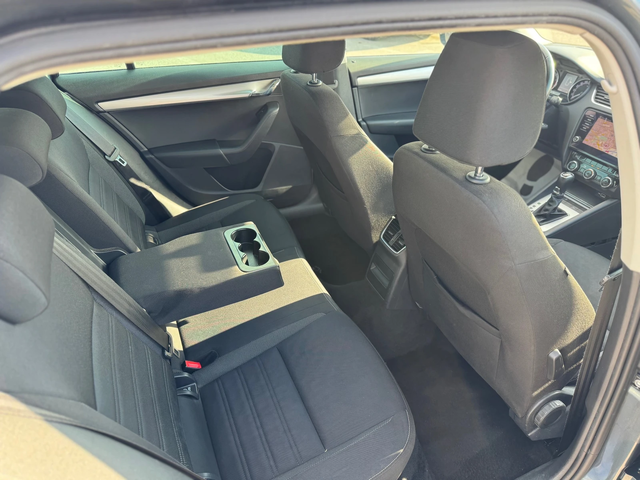 Skoda Octavia 1.5TSI-150-DSG7-NAVI-2019-EURO6 - автомобили, коли, обяви за нови и употребявани 12