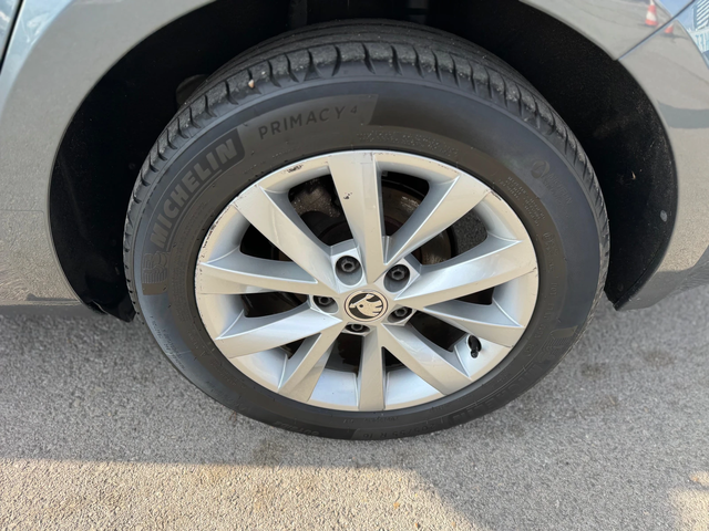 Skoda Octavia 1.5TSI-150-DSG7-NAVI-2019-EURO6 - автомобили, коли, обяви за нови и употребявани 8