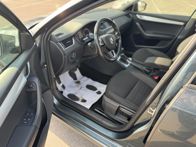 Skoda Octavia 1.5TSI-150-DSG7-NAVI-2019-EURO6 - автомобили, коли, обяви за нови и употребявани 9
