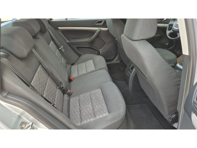 Skoda Octavia 1.6TDI 105к.с. - автомобили, коли, обяви за нови и употребявани 14