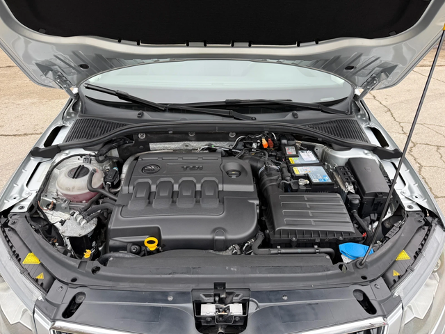 Skoda Octavia 2.0TDi / DSG / 4x4 - автомобили, коли, обяви за нови и употребявани 14