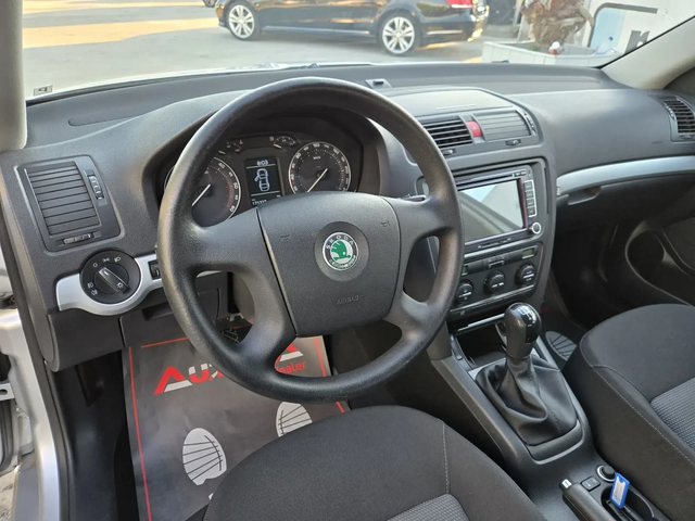 Skoda Octavia 1.9TDI-105кс= АВТОПИЛОТ= КАМЕРА= НАВИ= КЛИМАТРОНИК - автомобили, коли, обяви за нови и употребявани 7