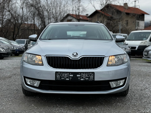 Skoda Octavia 1.6TDI 110kc сервизна история - автомобили, коли, обяви за нови и употребявани 1