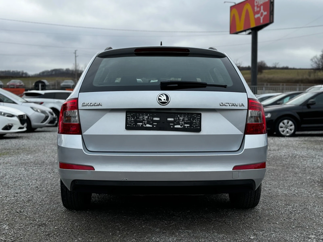 Skoda Octavia 1.6TDI 110kc сервизна история - автомобили, коли, обяви за нови и употребявани 5