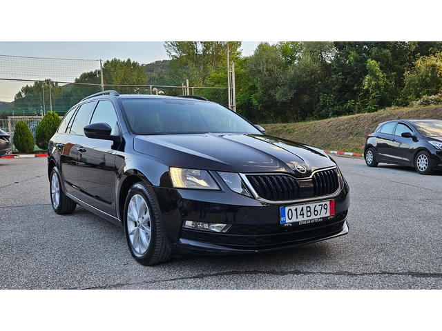 Skoda Octavia 1.6 TDI AVTOMAT/KLIMATRONIK/FACELIFT - автомобили, коли, обяви за нови и употребявани 7