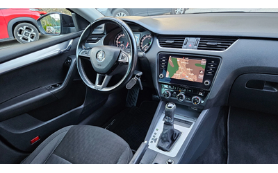Skoda Octavia 1.6 TDI AVTOMAT/KLIMATRONIK/FACELIFT - автомобили, коли, обяви за нови и употребявани 9