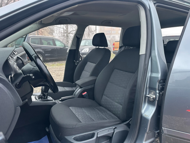 Skoda Octavia 1.6TDI 105kc EVRO5 - автомобили, коли, обяви за нови и употребявани 8