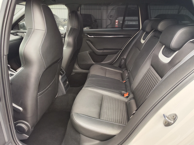 Skoda Octavia VRS* CARBON* RECARO* DSG* NAVI* PODGREV* LIZING - автомобили, коли, обяви за нови и употребявани 5