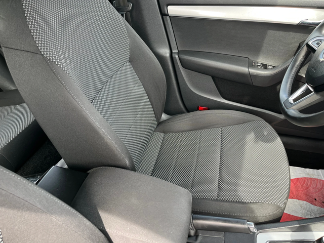 Skoda Octavia 1.6 TDI 110k.c - автомобили, коли, обяви за нови и употребявани 6