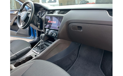 Skoda Octavia Scout DSG - автомобили, коли, обяви за нови и употребявани 9