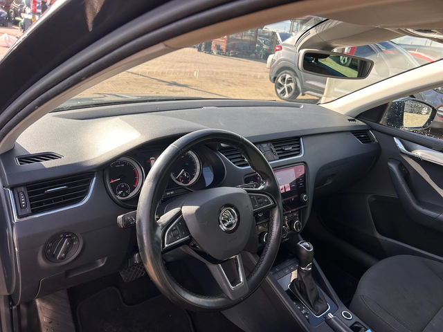 Skoda Octavia 1.5TGI AVTOMAT/NAVI/KAMERA EURO 6 - автомобили, коли, обяви за нови и употребявани 10