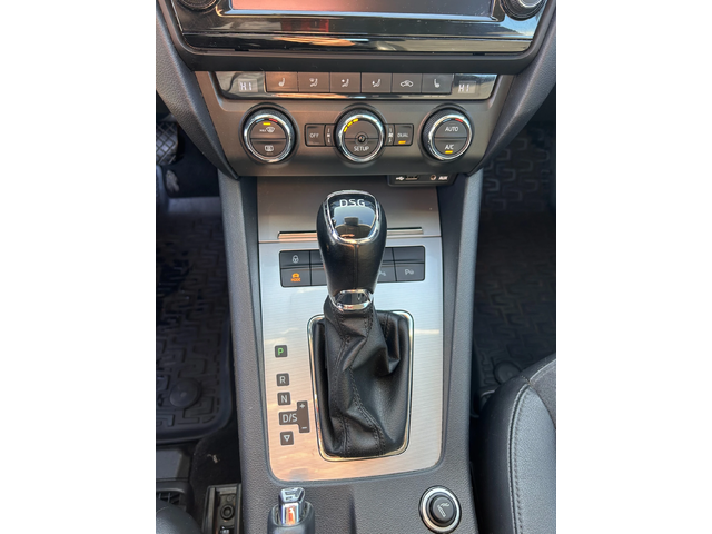 Skoda Octavia 2.0TDI AVTOMAT/NAVI EURO 5 - автомобили, коли, обяви за нови и употребявани 13