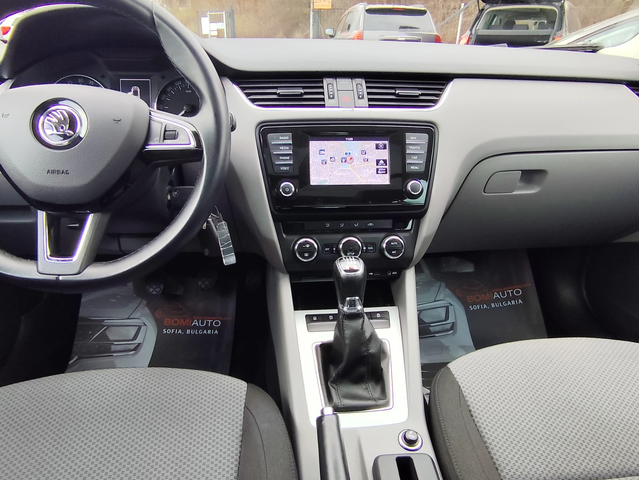 Skoda Octavia 2.0TDi-150k.с* 4X4* FACELIFT* EXECUTIVE* ПАНОРАМА - автомобили, коли, обяви за нови и употребявани 8