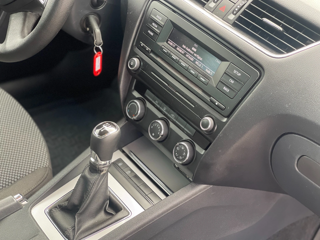 Skoda Octavia 1.6TDi - автомобили, коли, обяви за нови и употребявани 10