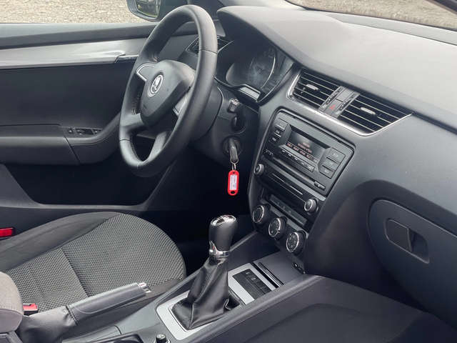 Skoda Octavia 1.6TDi - автомобили, коли, обяви за нови и употребявани 9