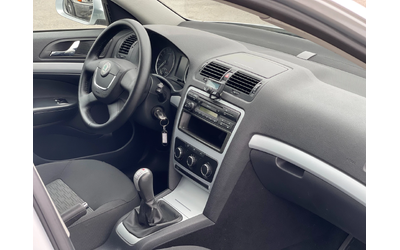 Skoda Octavia 1.6TDi 105к.с. - автомобили, коли, обяви за нови и употребявани 9