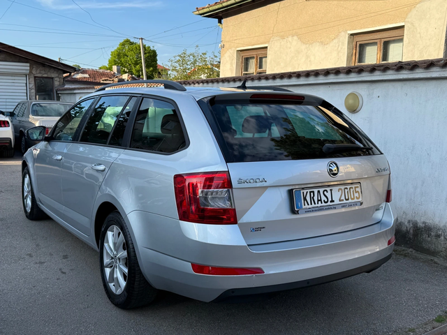Skoda Octavia 1.4TSI G-TEC NAVI - автомобили, коли, обяви за нови и употребявани 3
