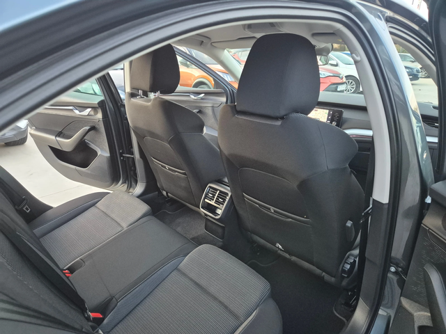 Skoda Octavia С-Гаранция-2.0-A/T-150кс - автомобили, коли, обяви за нови и употребявани 9