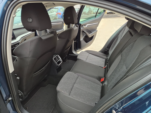 Skoda Octavia STYLE = С Гаранция 1.5 TSI MT - автомобили, коли, обяви за нови и употребявани 11