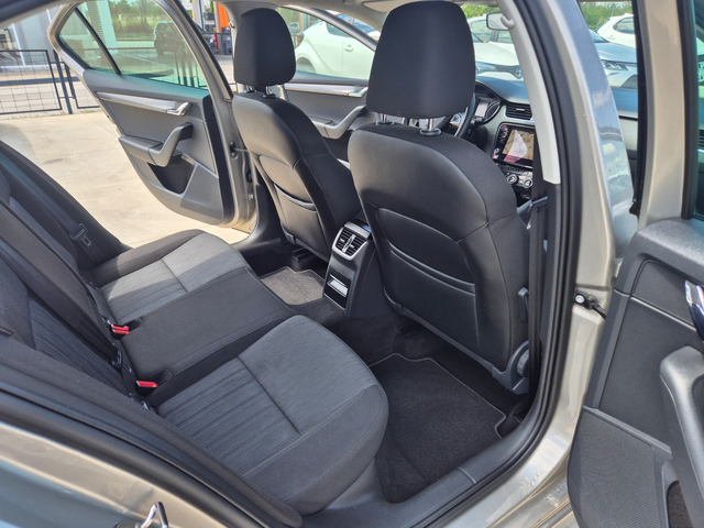 Skoda Octavia С-Гаранция-4x4-А/Т 2.0 150кс - автомобили, коли, обяви за нови и употребявани 9