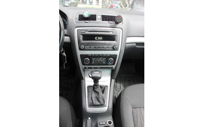 Skoda Octavia 1.8 TFSI AUTOMATIC  EURO 5А - автомобили, коли, обяви за нови и употребявани 10