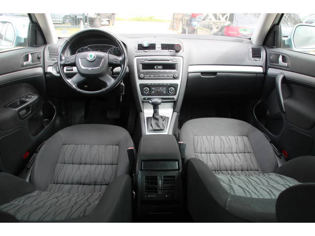 Skoda Octavia 1.8 TFSI AUTOMATIC  EURO 5А - автомобили, коли, обяви за нови и употребявани 11