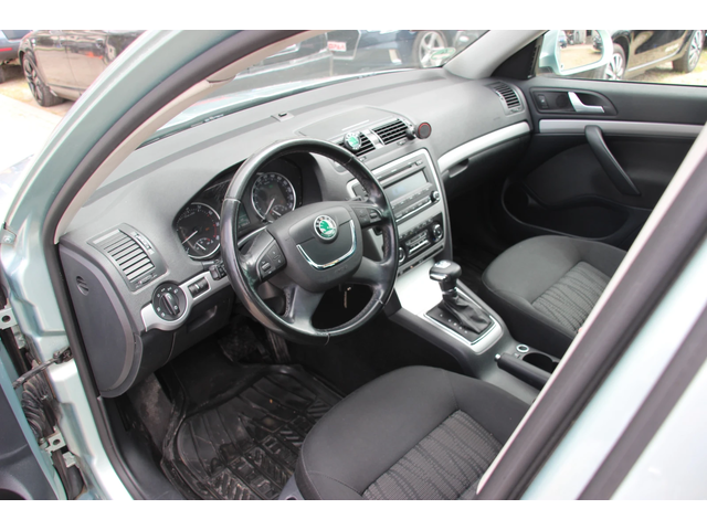 Skoda Octavia 1.8 TFSI AUTOMATIC  EURO 5А - автомобили, коли, обяви за нови и употребявани 8