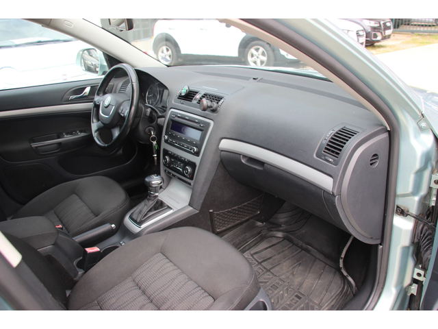 Skoda Octavia 1.8 TFSI AUTOMATIC  EURO 5А - автомобили, коли, обяви за нови и употребявани 9