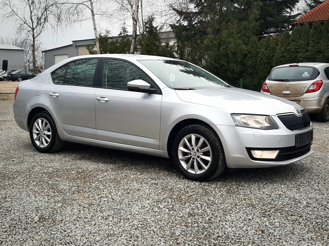 Skoda Octavia 1.6TDI * У Н И К А Т* - автомобили, коли, обяви за нови и употребявани 2