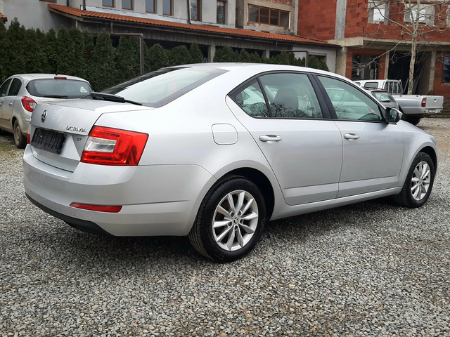 Skoda Octavia 1.6TDI * У Н И К А Т* - автомобили, коли, обяви за нови и употребявани 3