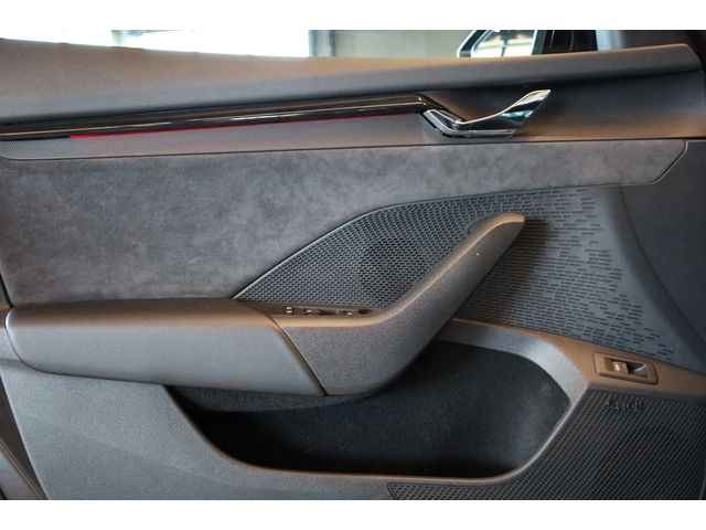 Skoda Octavia VRS* 4X4* OLED LIGHTS* CANTON* CARBON* - автомобили, коли, обяви за нови и употребявани 13