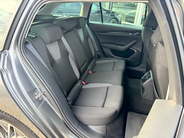 Skoda Octavia MATRIX#DIGITAL#DISTRONIC#ПОДГРЕВ#KEYLESS - автомобили, коли, обяви за нови и употребявани 11