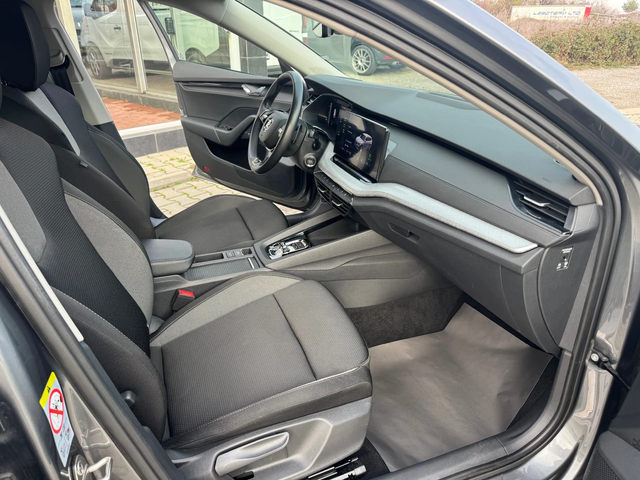 Skoda Octavia MATRIX#DIGITAL#DISTRONIC#ПОДГРЕВ#KEYLESS - автомобили, коли, обяви за нови и употребявани 9