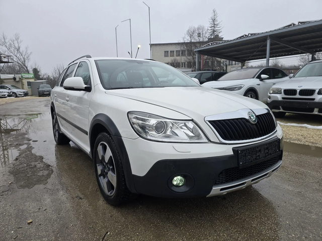 Skoda Octavia Scout 2.0TDI 140к.с 4x4 DSG - автомобили, коли, обяви за нови и употребявани 1