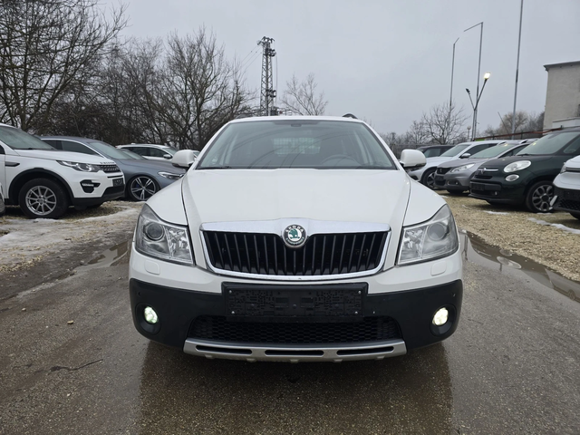 Skoda Octavia Scout 2.0TDI 140к.с 4x4 DSG - автомобили, коли, обяви за нови и употребявани 4
