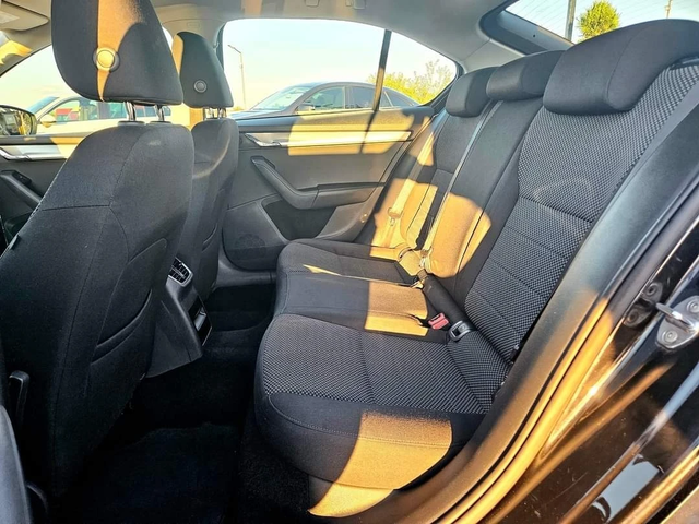 Skoda Octavia 2.0 TDI ТОП! АВТОМАТ НАВИГАЦИЯ ЛИЗИНГ 100% - автомобили, коли, обяви за нови и употребявани 14