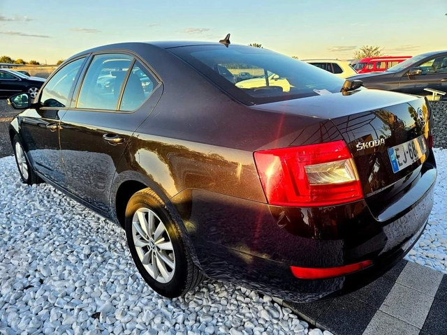 Skoda Octavia 2.0 TDI ТОП! АВТОМАТ НАВИГАЦИЯ ЛИЗИНГ 100% - автомобили, коли, обяви за нови и употребявани 5
